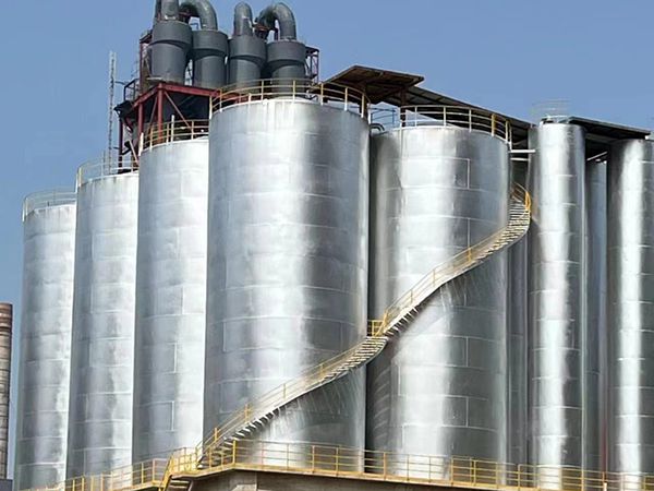Silos à spirale pour le stockage de la chaux